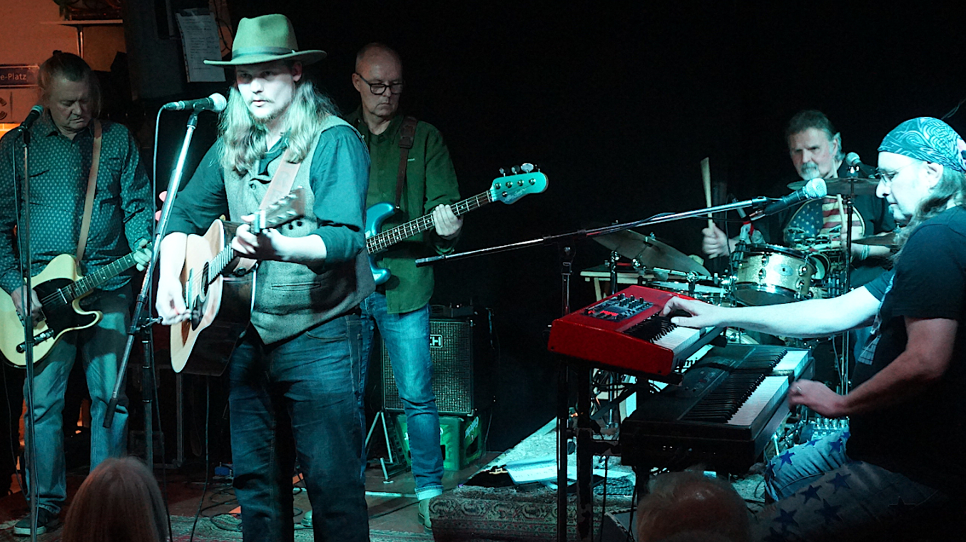 Die SSJ Houseband im Mrz 2025