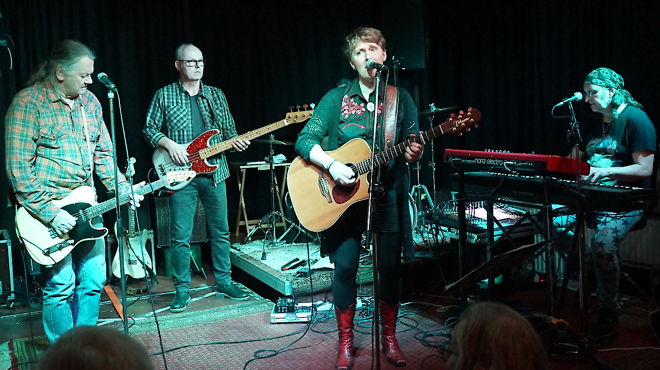 Gaby Lina Schmidt & SSJ Houseband