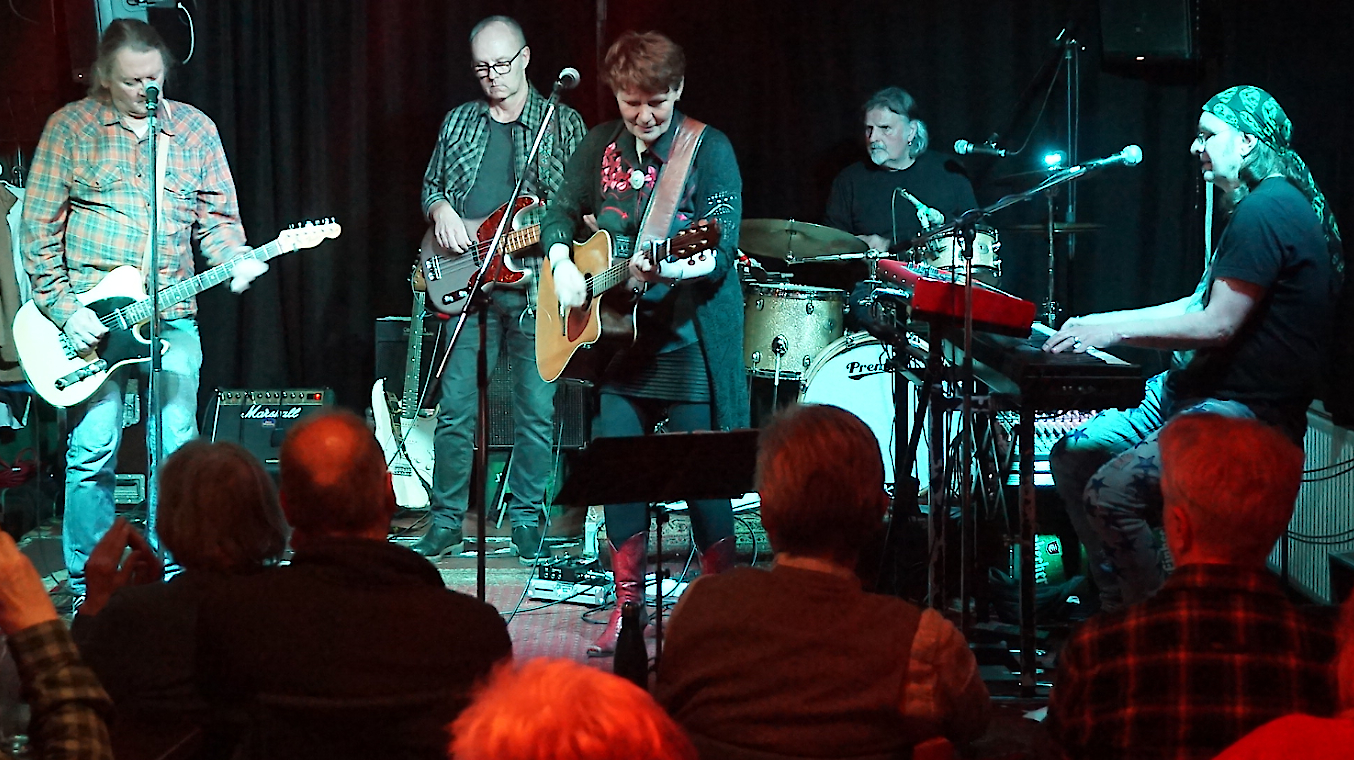 Gaby Lina Schmidt & SSJ Houseband