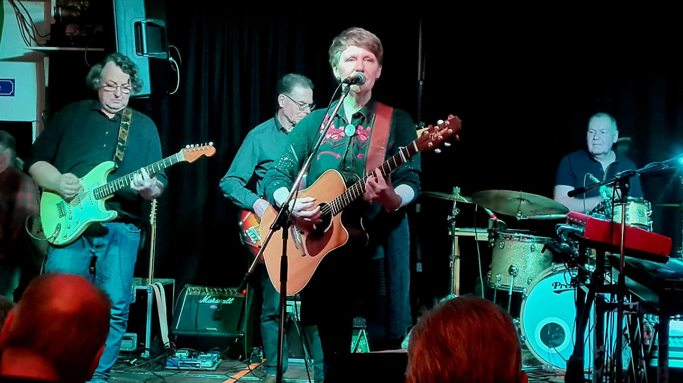 Gaby Lina Schmidt & The Loop