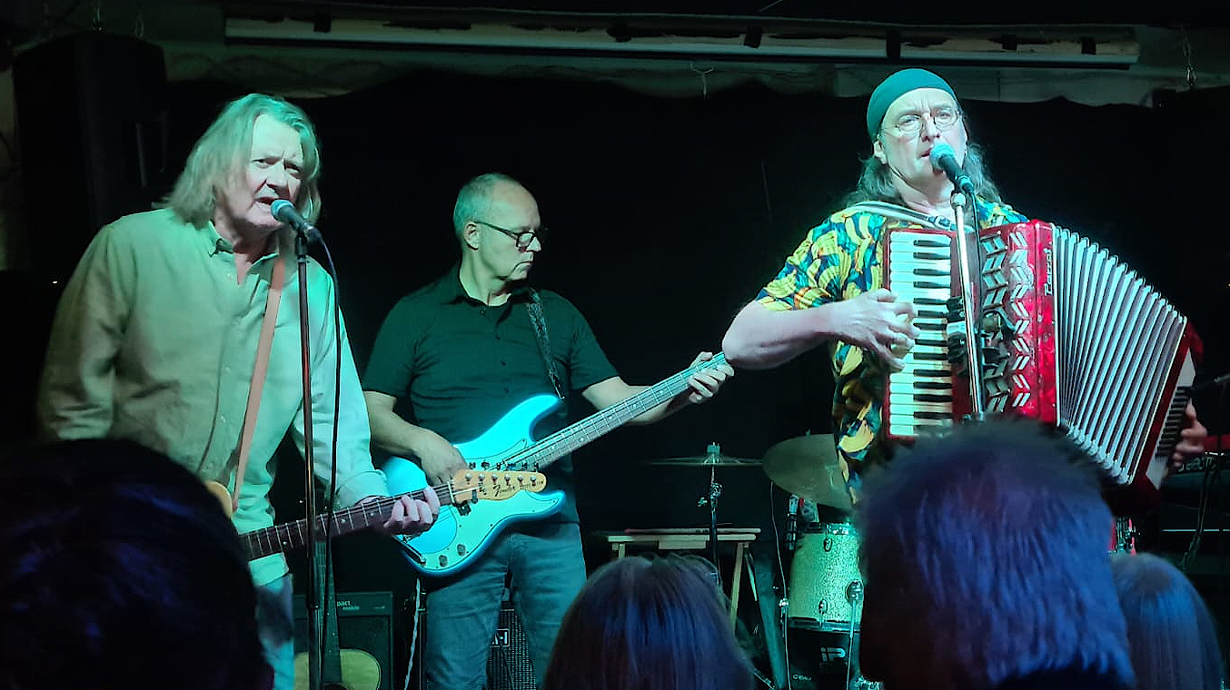 Die SSJ Houseband im November 2024