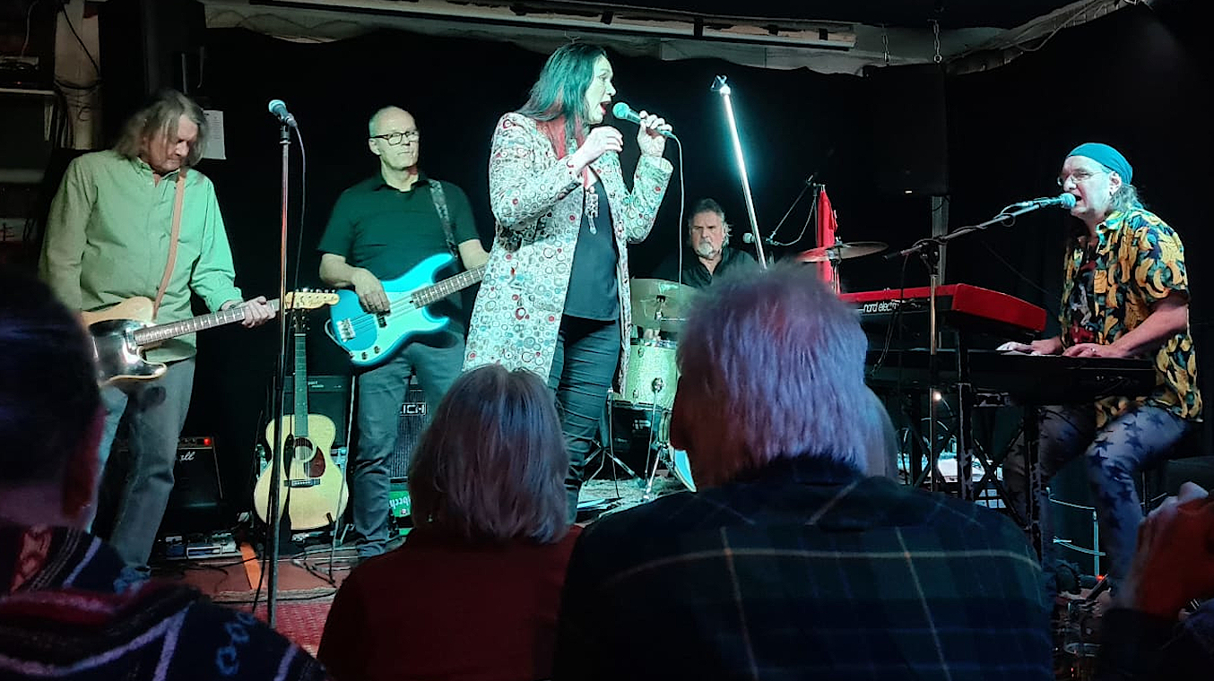 Die SSJ Houseband & Martina Maschke