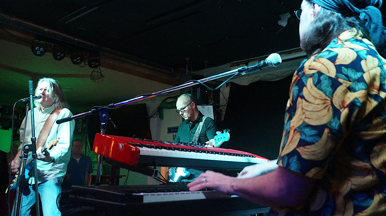 Die SSJ Houseband im November 2024