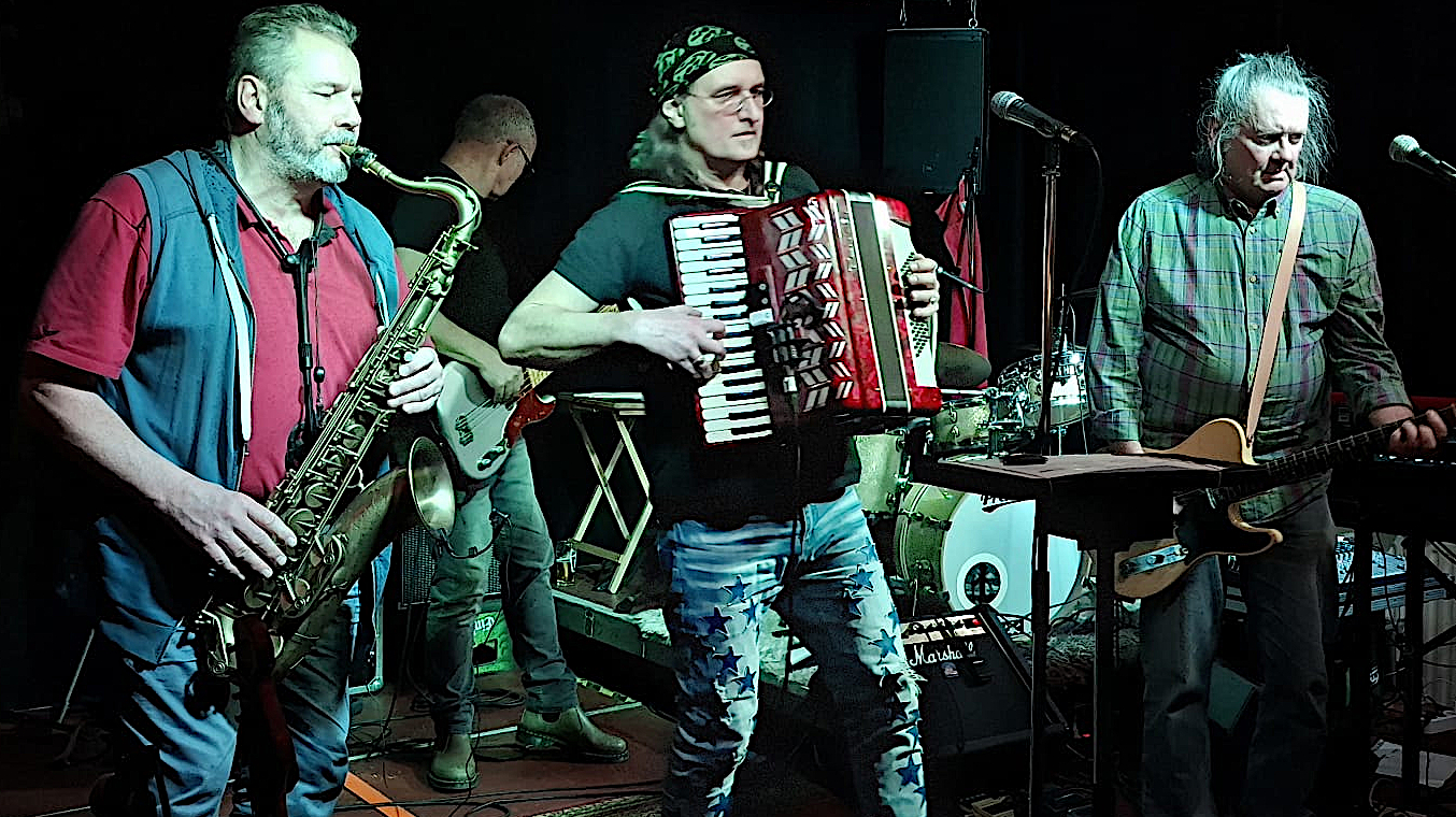 SSJ Houseband November 2025