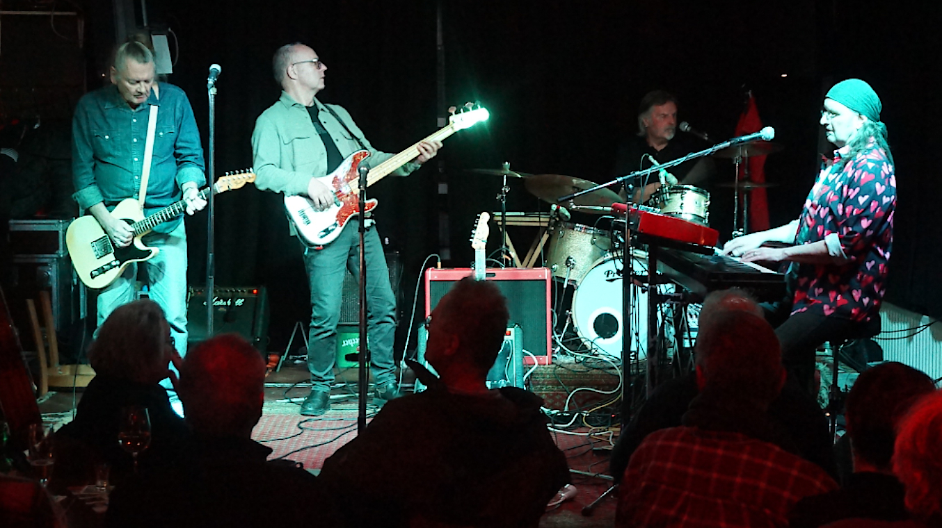 SSJ Houseband Februar 2026